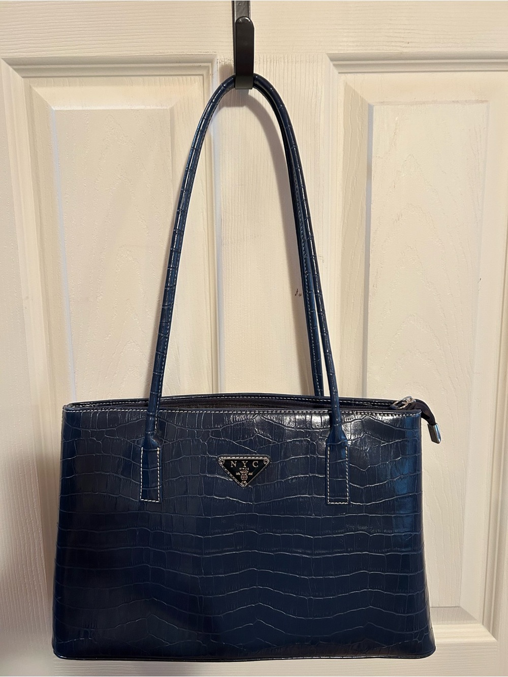NYC Navy Blue Faux Croc Textured Shoulder Bag Multi Compartment 14”x8.50”d NWOT